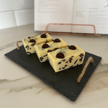 Load image into Gallery viewer, Cookies 'n' Cream Fudge