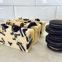 Load image into Gallery viewer, Cookies &#39;n&#39; Cream Fudge
