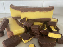 Load image into Gallery viewer, Pineapple Chocolate Fudge
